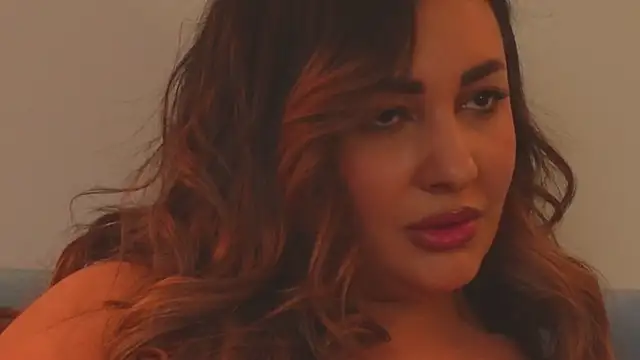 Snapshot of YaaraCollins chatting on 02.25.25 YaaraCollins online show from 02.25.25