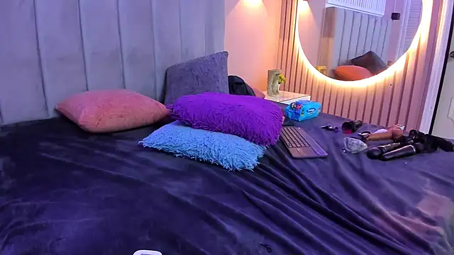 Snapshot of chantall1375 chatting on 02.08.25 chantall1375 online show from 02.08.25