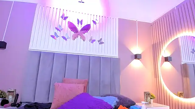 Snapshot of chantall1375 chatting on 02.09.25 chantall1375 online show from 02.09.25