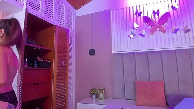 Snapshot of chantall1375 chatting on 02.20.25 chantall1375 online show from 02.20.25