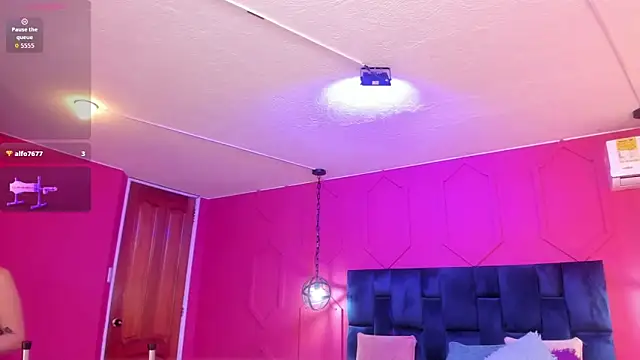 Snapshot of chantall1375 chatting on 09.18.25 chantall1375 online show from 09.18.25