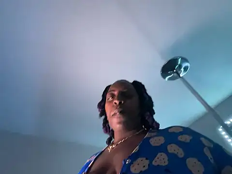 Snapshot of ChocolateTingz chatting on 01.04.25 ChocolateTingz online show from 01.04.25