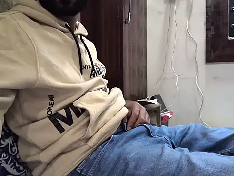 Snapshot of brownie_cake_cb chatting on 10.31.25 brownie cake cb online show from 10.31.25