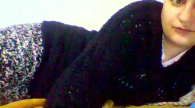 Snapshot of flowerlauren chatting on 02.04.25 flowerlauren online show from 02.04.25