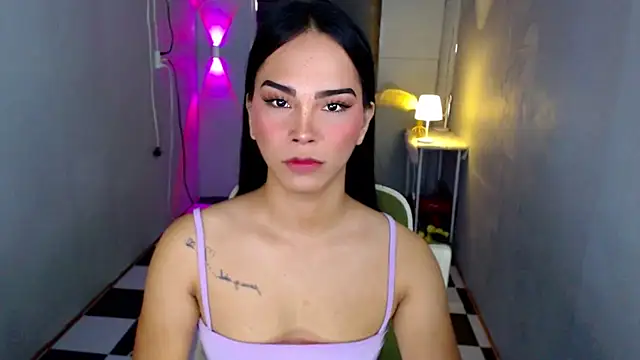 Snapshot of urnaughtydolly69 chatting on 06.17.26 urnaughtydolly69 online show from 06.17.26