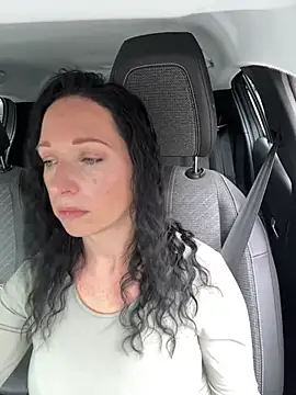 Viola Beck online show from 03.12.25