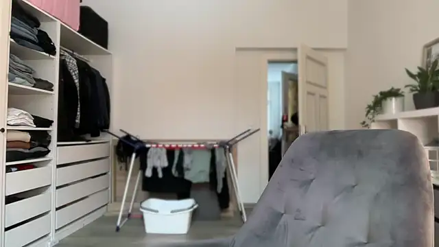 Snapshot of Viola_Beck chatting on 02.05.26 Viola Beck online show from 02.05.26