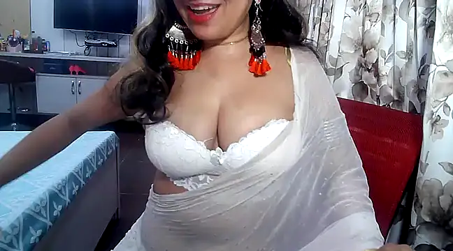 Snapshot of yourradhika chatting on 02.03.25 yourradhika online show from 02.03.25