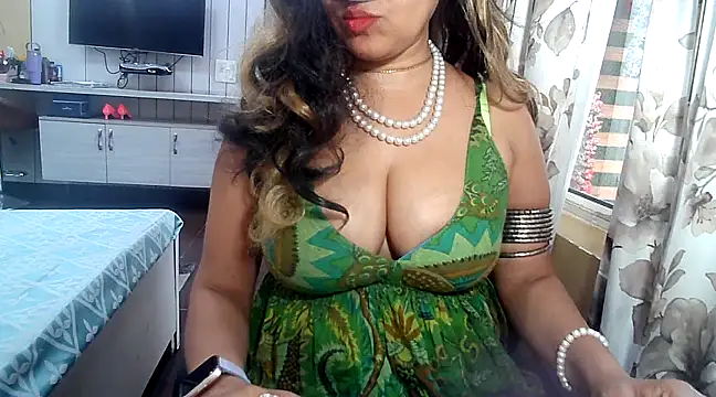 Snapshot of yourradhika chatting on 02.05.25 yourradhika online show from 02.05.25