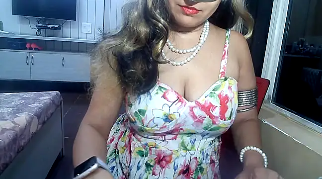 Snapshot of yourradhika chatting on 02.16.25 yourradhika online show from 02.16.25