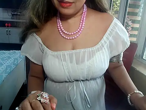 Snapshot of yourradhika chatting on 03.17.25 yourradhika online show from 03.17.25