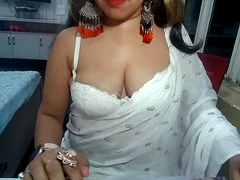 Snapshot of yourradhika chatting on 03.17.25 yourradhika online show from 03.17.25