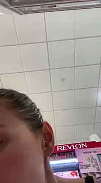 Snapshot of lolabunny9 chatting on 12.18.24 lolabunny9 online show from 12.18.24