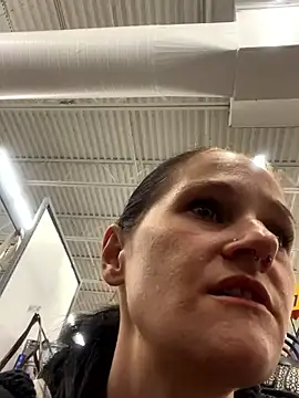 Snapshot of lolabunny9 chatting on 02.14.25 lolabunny9 online show from 02.14.25