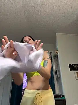 Snapshot of lolabunny9 chatting on 03.19.25 lolabunny9 online show from 03.19.25