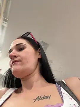 Snapshot of lolabunny9 chatting on 03.19.25 lolabunny9 online show from 03.19.25