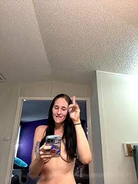 Snapshot of lolabunny9 chatting on 09.17.25 lolabunny9 online show from 09.17.25