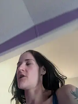 Snapshot of lolabunny9 chatting on 11.29.25 lolabunny9 online show from 11.29.25