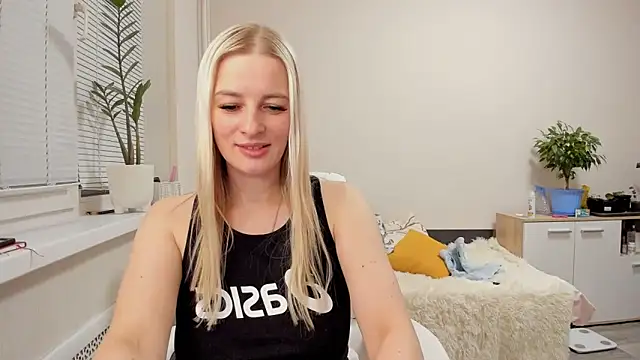 Snapshot of HILT_ON chatting on 03.18.25 HILT ON online show from 03.18.25