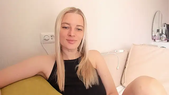 Snapshot of HILT_ON chatting on 09.14.25 HILT ON online show from 09.14.25