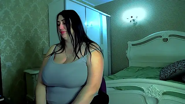 Evelyn Shy online show from 03.18.25