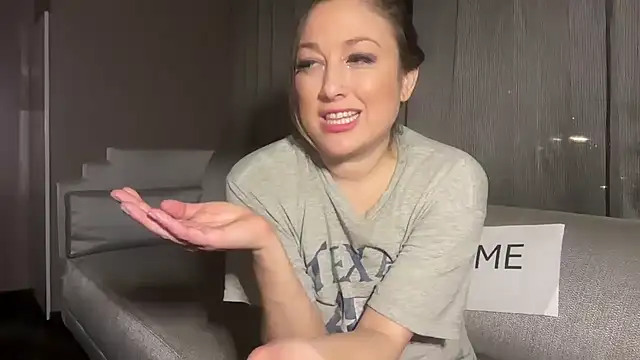 Snapshot of CrazyKittenMeow chatting on 02.08.25 CrazyKittenMeow online show from 02.08.25