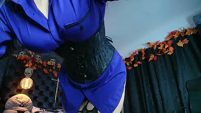 Snapshot of AlexHoe_ chatting on 10.01.25 AlexHoe online show from 10.01.25