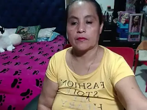 Snapshot of pervert_mommy_ chatting on 02.09.25 pervert mommy online show from 02.09.25