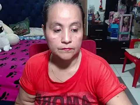 Snapshot of pervert_mommy_ chatting on 02.12.25 pervert mommy online show from 02.12.25