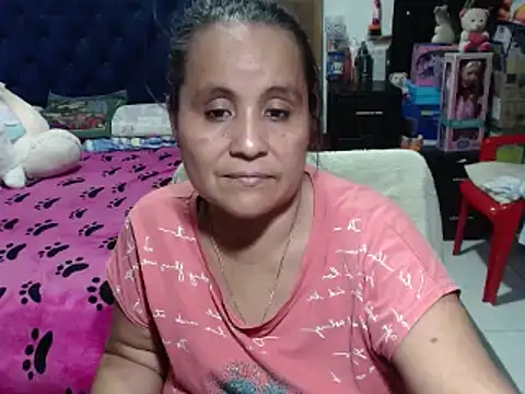 Snapshot of pervert_mommy_ chatting on 02.14.25 pervert mommy online show from 02.14.25