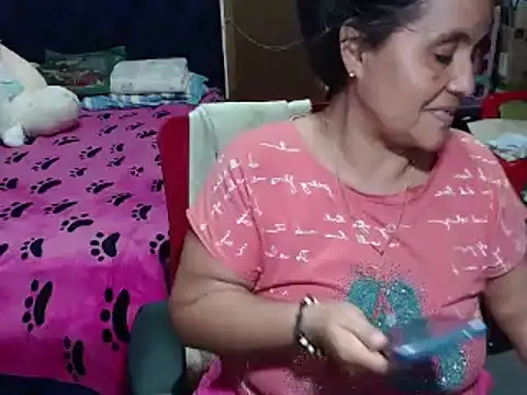 Snapshot of pervert_mommy_ chatting on 02.14.25 pervert mommy online show from 02.14.25