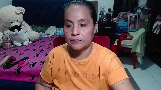 Snapshot of pervert_mommy_ chatting on 02.25.25 pervert mommy online show from 02.25.25