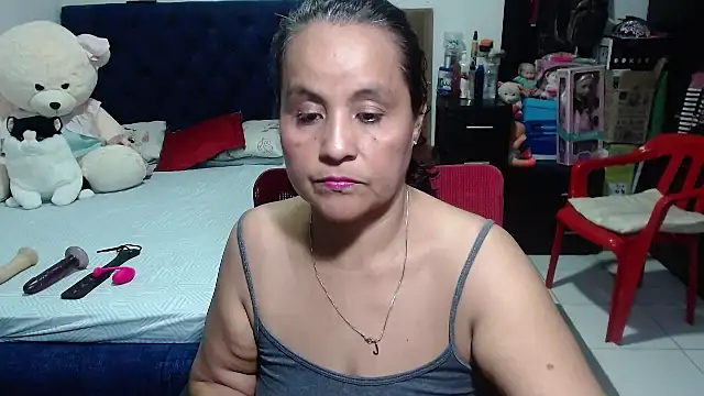 Snapshot of pervert_mommy_ chatting on 03.01.25 pervert mommy online show from 03.01.25