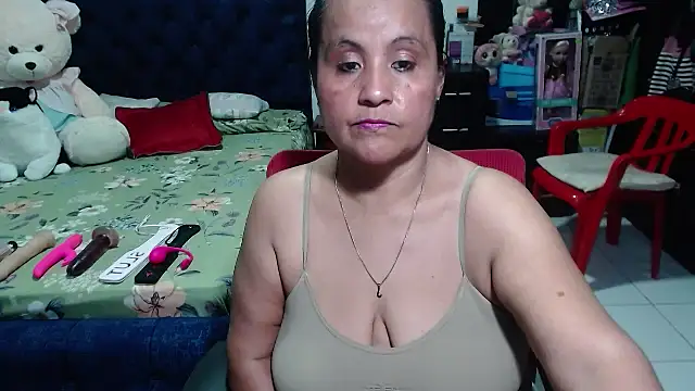 Snapshot of pervert_mommy_ chatting on 03.12.25 pervert mommy online show from 03.12.25