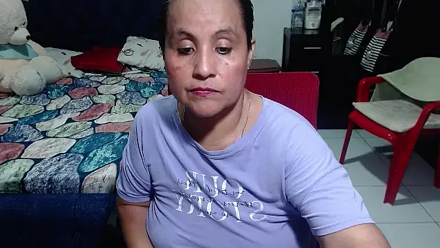 Snapshot of pervert_mommy_ chatting on 03.17.25 pervert mommy online show from 03.17.25