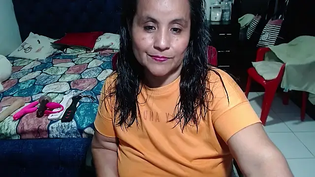 Snapshot of pervert_mommy_ chatting on 03.19.25 pervert mommy online show from 03.19.25