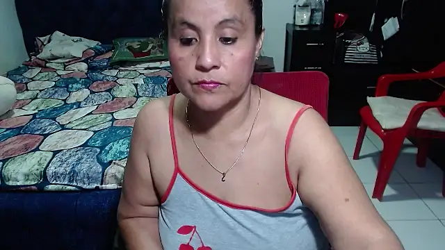 Snapshot of pervert_mommy_ chatting on 03.20.25 pervert mommy online show from 03.20.25