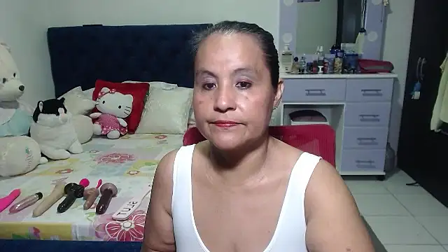 Snapshot of pervert_mommy_ chatting on 09.26.25 pervert mommy online show from 09.26.25