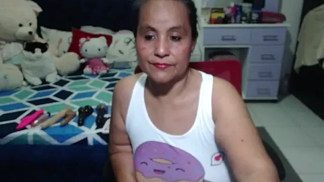 Snapshot of pervert_mommy_ chatting on 10.04.25 pervert mommy online show from 10.04.25