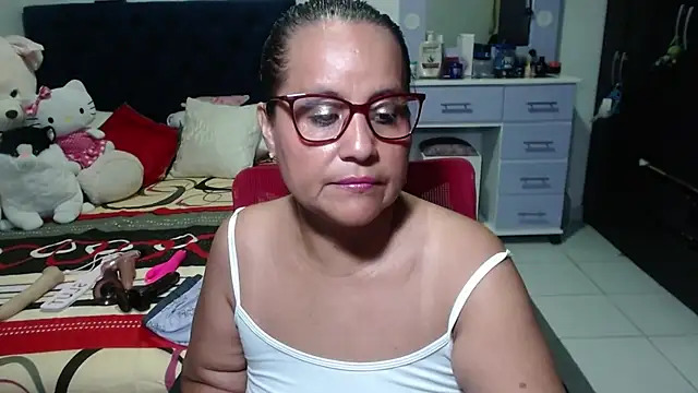 Snapshot of pervert_mommy_ chatting on 11.20.25 pervert mommy online show from 11.20.25