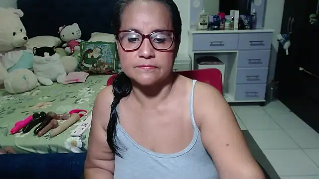 Snapshot of pervert_mommy_ chatting on 12.02.25 pervert mommy online show from 12.02.25