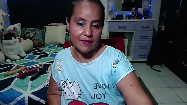 Snapshot of pervert_mommy_ chatting on 12.14.25 pervert mommy online show from 12.14.25