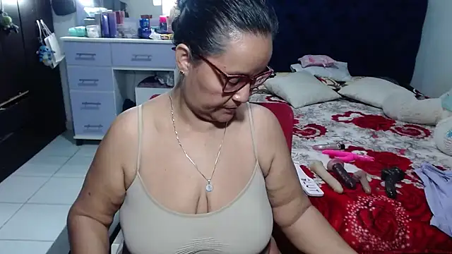 pervert mommy  online show from 06.13.26