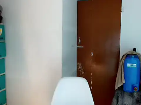 Snapshot of SweetLilly_18 chatting on 01.12.25 SweetLilly 18 online show from 01.12.25