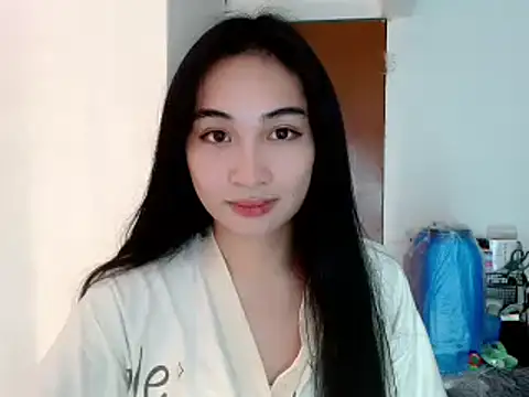 Snapshot of SweetLilly_18 chatting on 01.17.25 SweetLilly 18 online show from 01.17.25