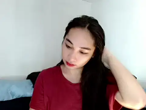 Snapshot of SweetLilly_18 chatting on 03.01.25 SweetLilly 18 online show from 03.01.25