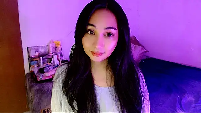 Snapshot of SweetLilly_18 chatting on 12.15.25 SweetLilly 18 online show from 12.15.25