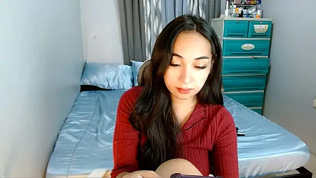 Snapshot of SweetLilly_18 chatting on 01.12.26 SweetLilly 18 online show from 01.12.26