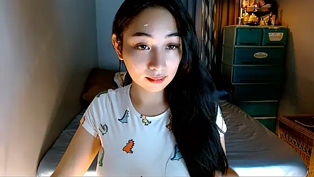 Snapshot of SweetLilly_18 chatting on 01.14.26 SweetLilly 18 online show from 01.14.26