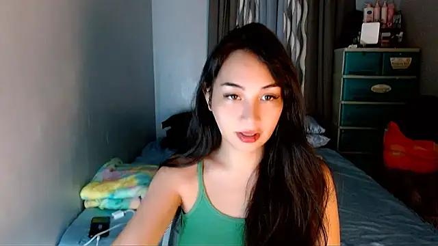 Snapshot of SweetLilly_18 chatting on 02.19.26 SweetLilly 18 online show from 02.19.26